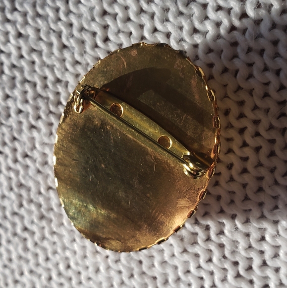 Dried Flower Brooch - Picture 3 of 4